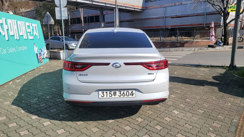 Renault SM6