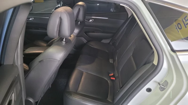 Renault SM6