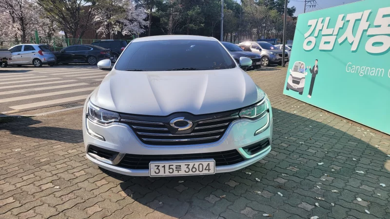 Renault SM6