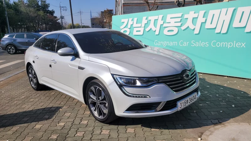 Renault SM6