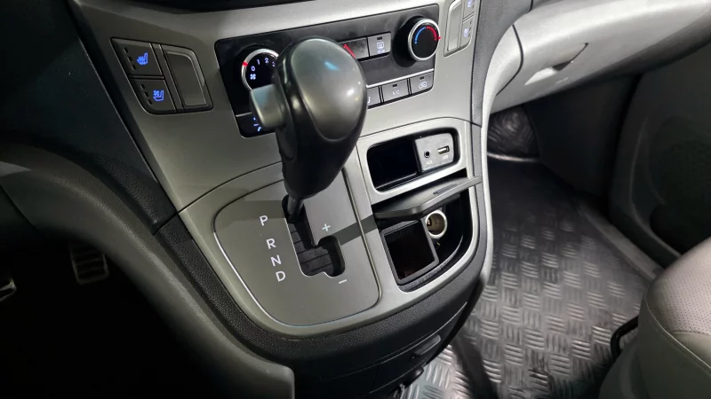 Hyundai Grand Starex