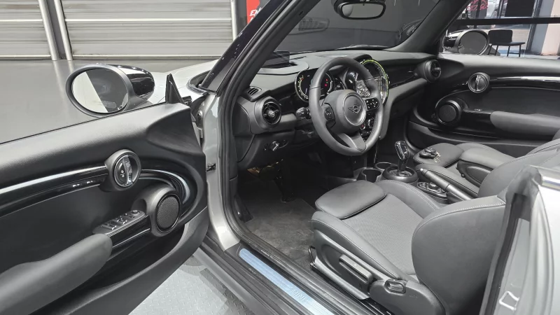 MINI Cooper Convertible