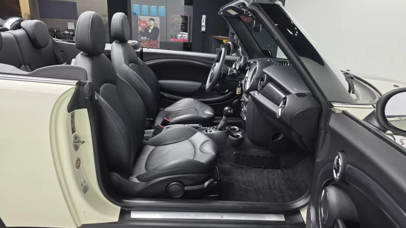 MINI Cooper Convertible