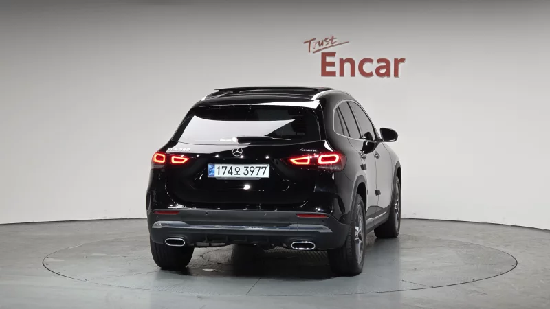 Mercedes-Benz GLA-Class