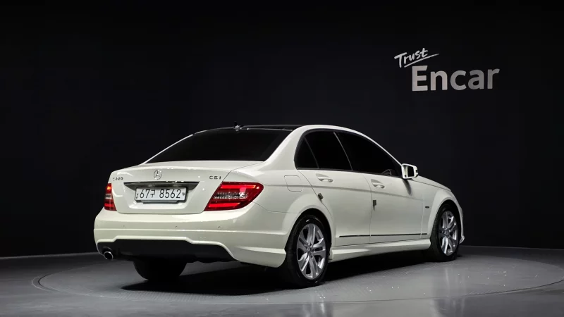 Mercedes-Benz C-Class