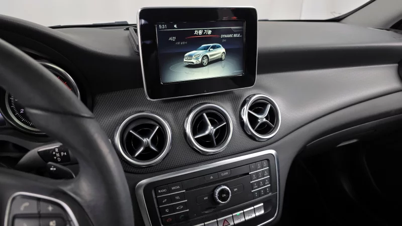 Mercedes-Benz GLA-Class