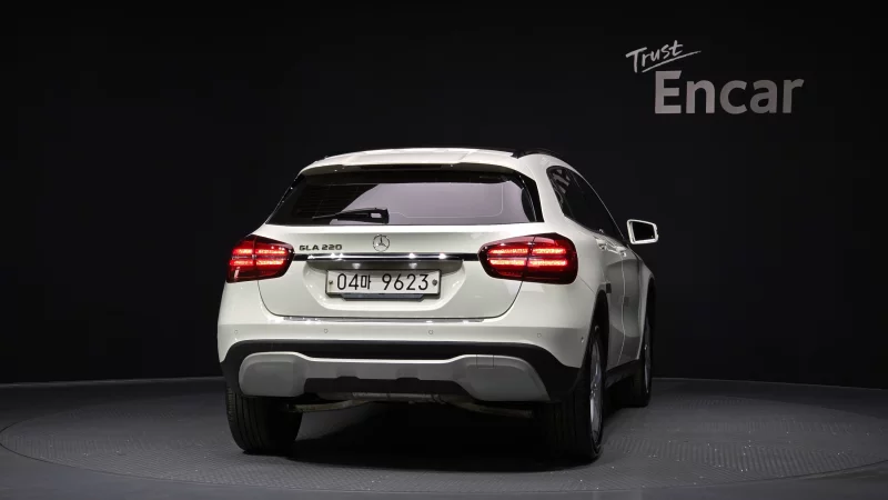 Mercedes-Benz GLA-Class