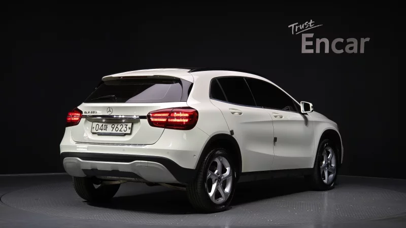Mercedes-Benz GLA-Class
