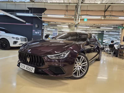 Maserati GHIBLI