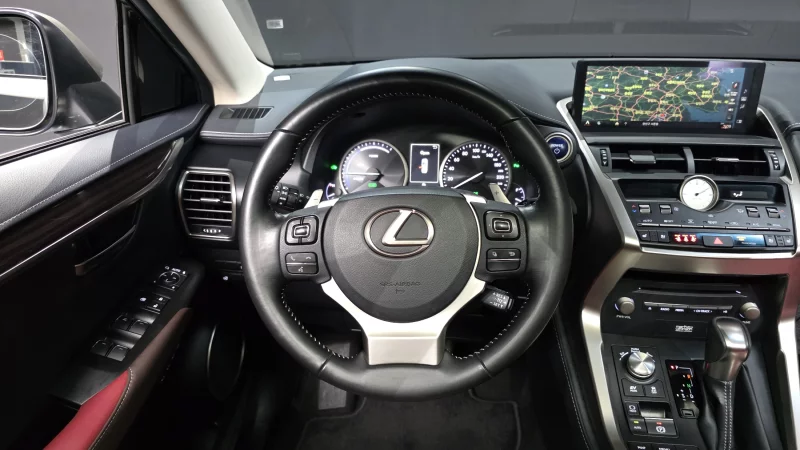 Lexus NX300h