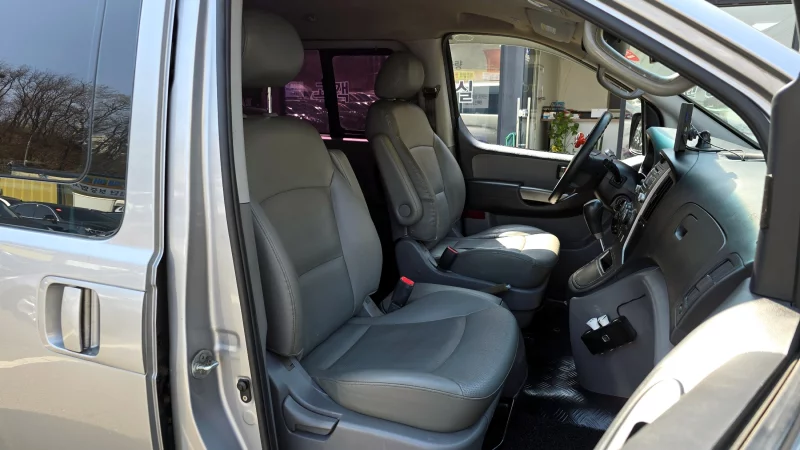 Hyundai Grand Starex