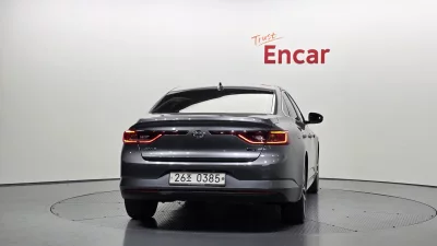 Renault SM6