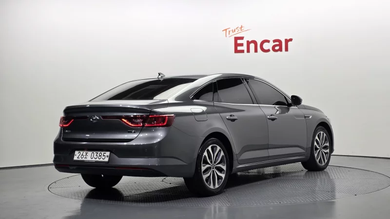 Renault SM6
