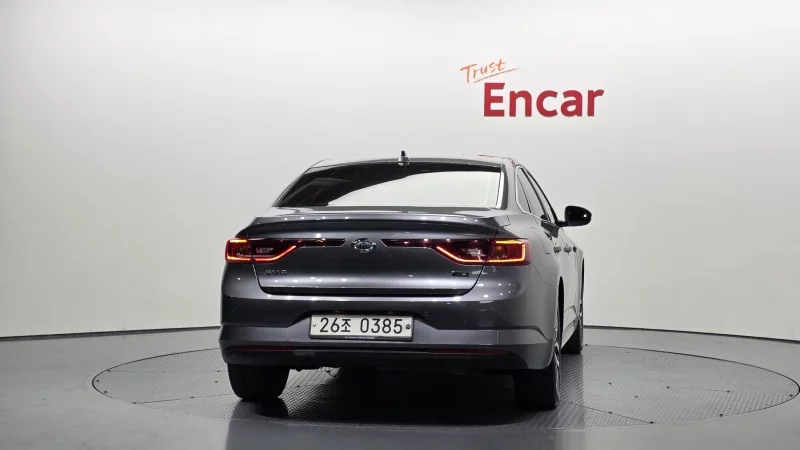 Renault SM6