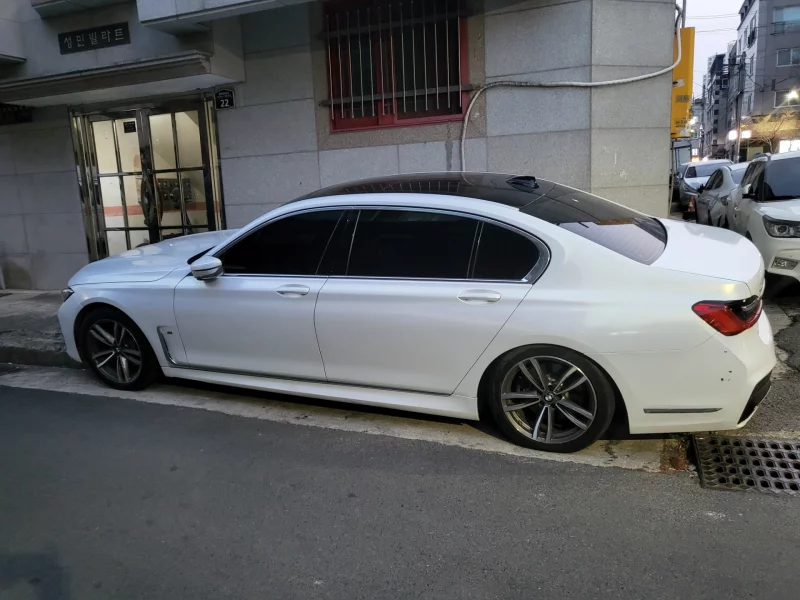 BMW 7-Series