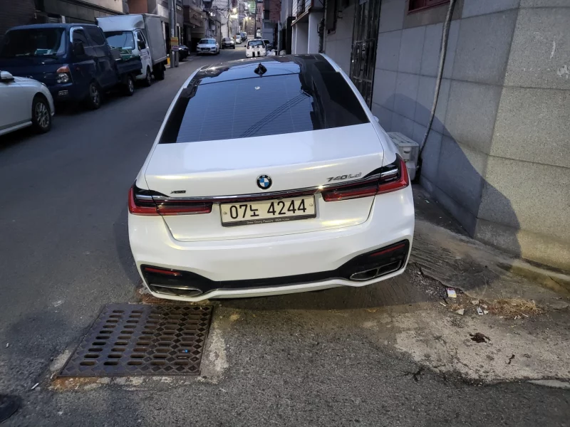 BMW 7-Series