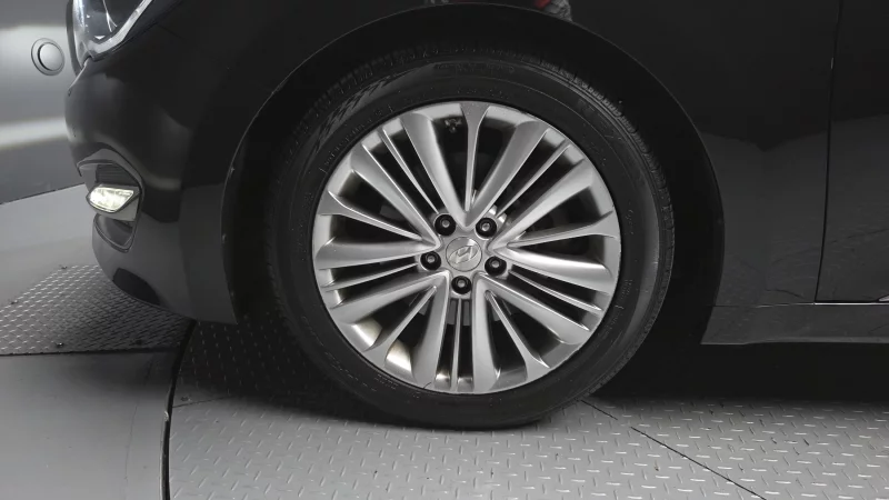 Hyundai Aslan