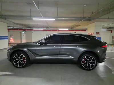 Aston Martin DBX