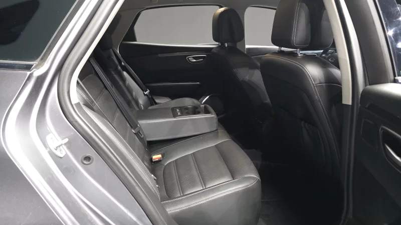 Renault SM6