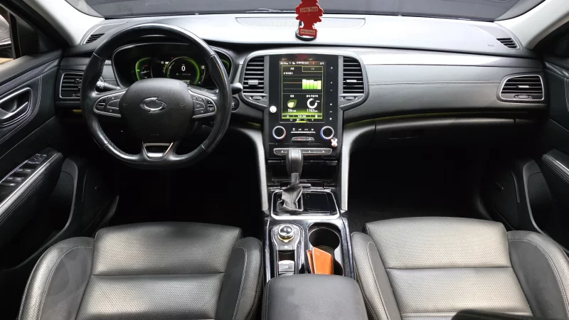 Renault SM6