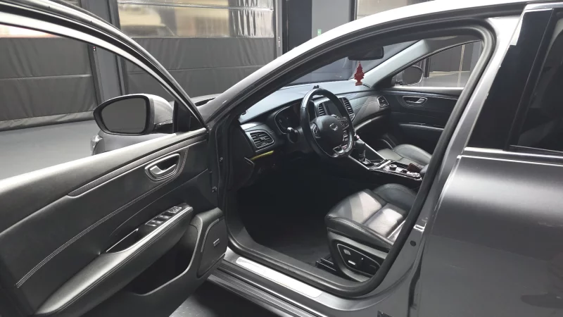 Renault SM6