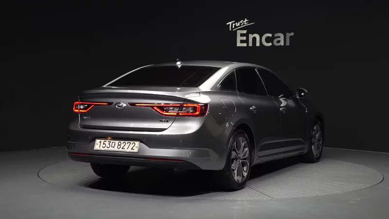 Renault SM6