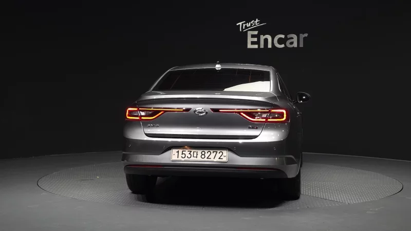 Renault SM6