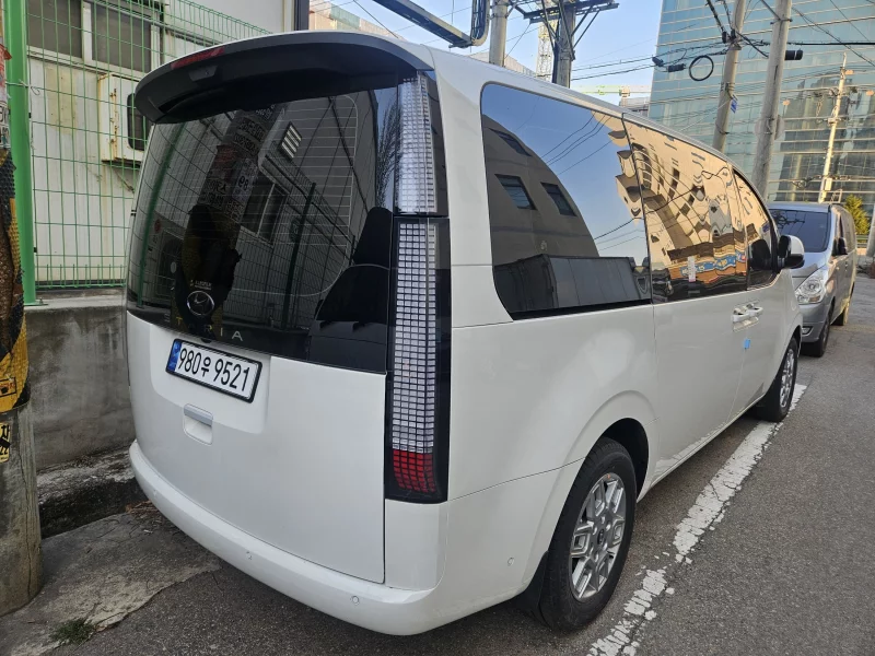 Hyundai Staria