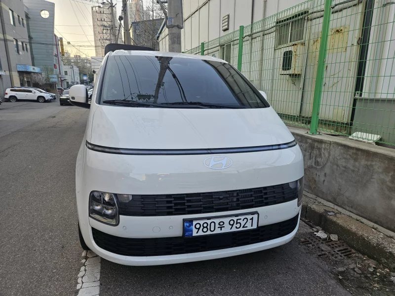 Hyundai Staria