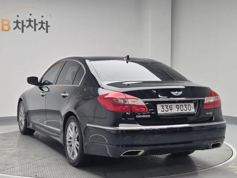 Hyundai Genesis