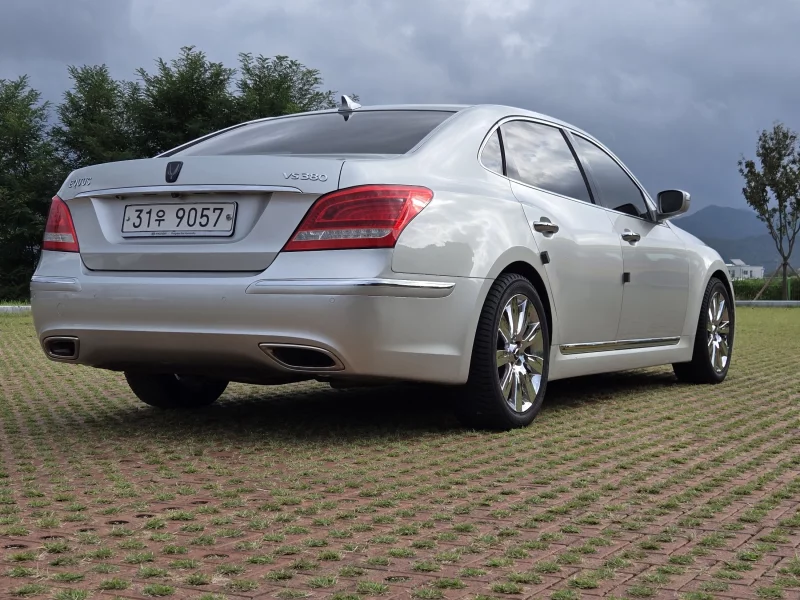 Hyundai Equus