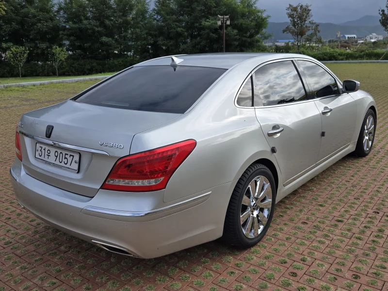 Hyundai Equus