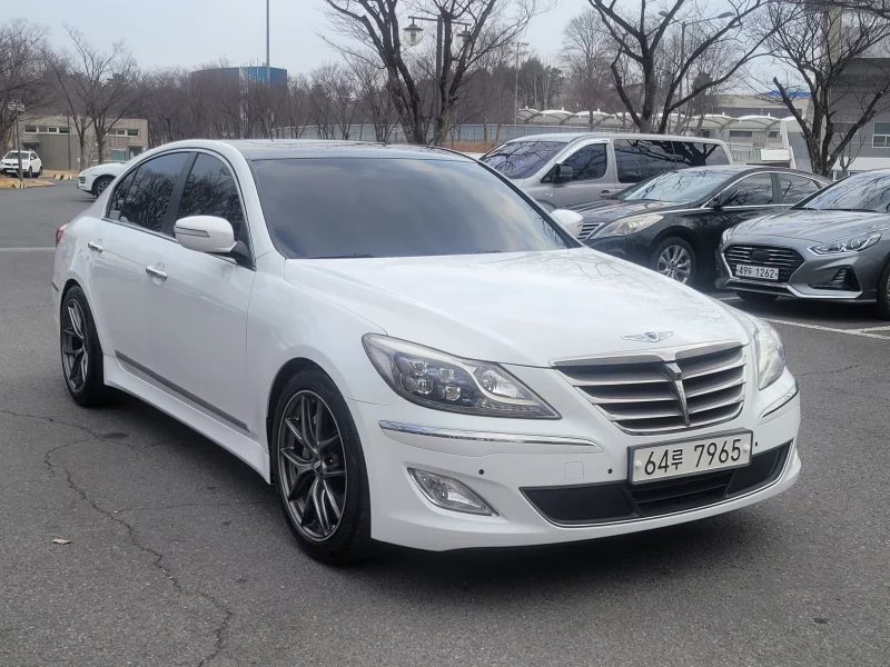 Hyundai Genesis