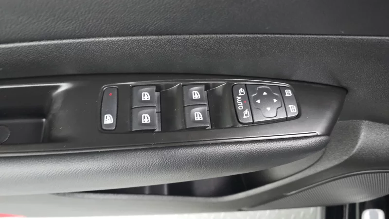 Renault SM6