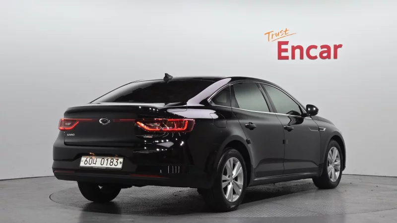 Renault SM6