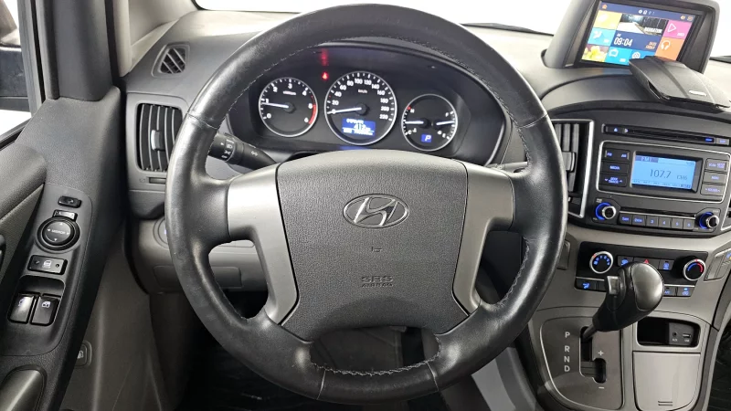 Hyundai Grand Starex