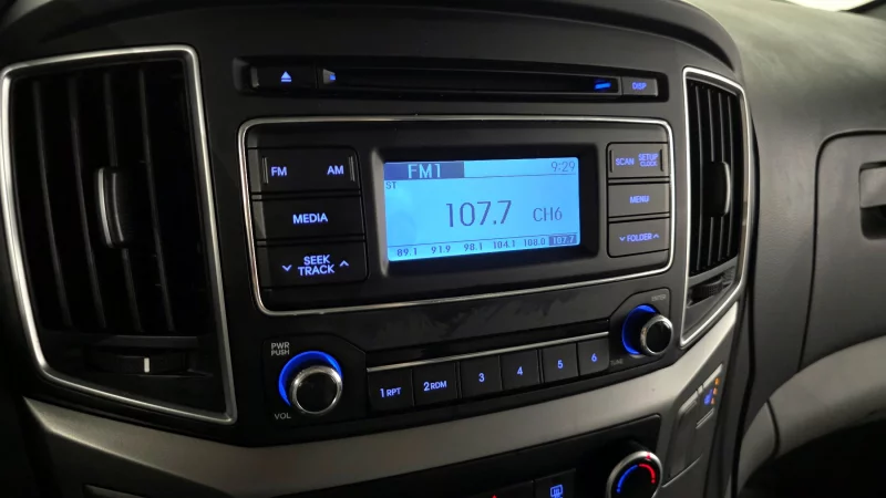 Hyundai Grand Starex