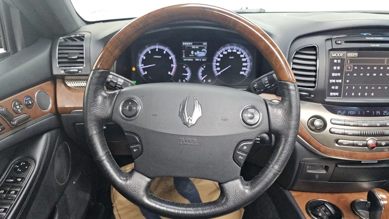 SsangYong Chairman W