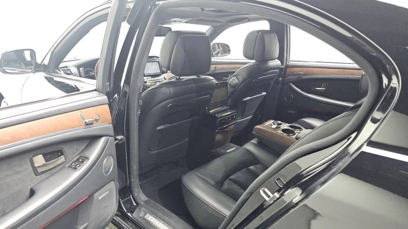 SsangYong Chairman W