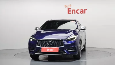 Infiniti Q30