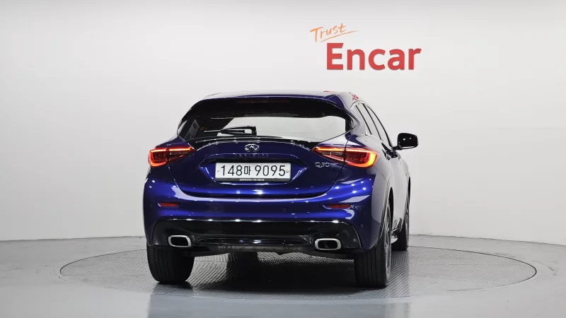 Infiniti Q30