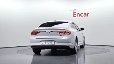 Renault SM6
