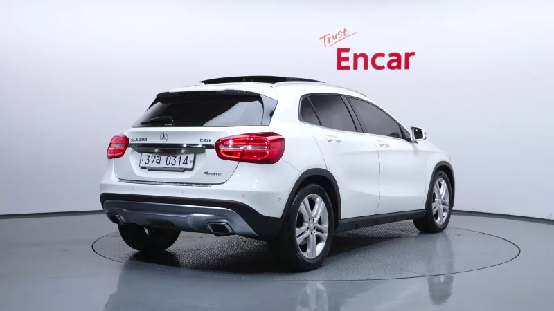 Mercedes-Benz GLA-Class