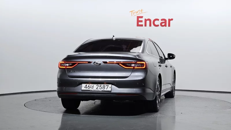 Renault SM6
