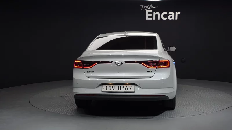 Renault SM6