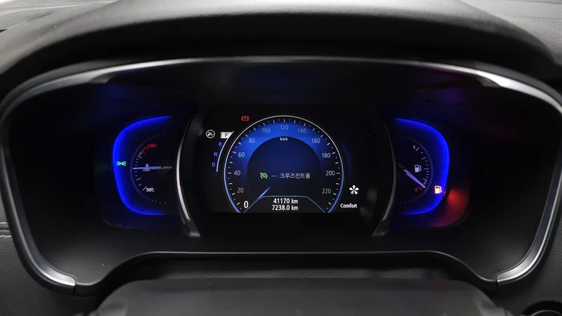 Renault SM6