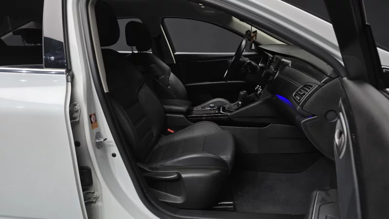 Renault SM6