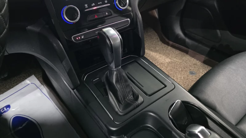 Renault SM6