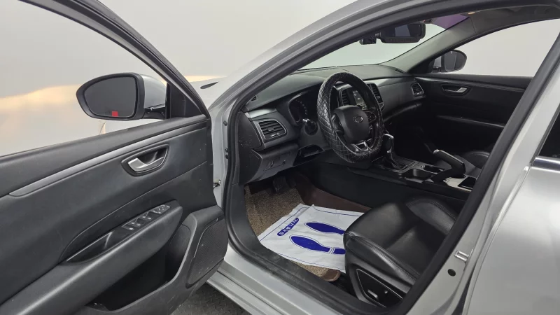 Renault SM6