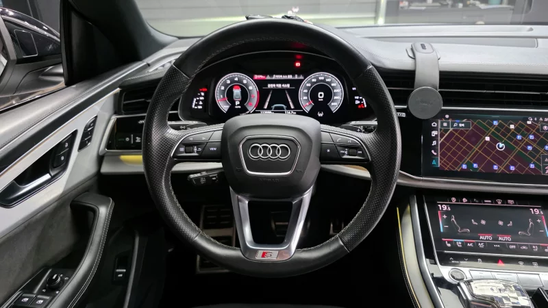 Audi Q8